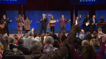 2019 Washington, D.C. Victory Campaign: Washington, D.C. Backstage/Pre-Service Prayer (8:30 a.m.)